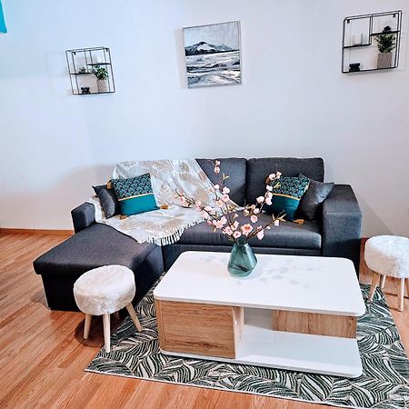 Charleville-Mézières Spacieux Et Charmant Appartement De 47 M2 מראה חיצוני תמונה