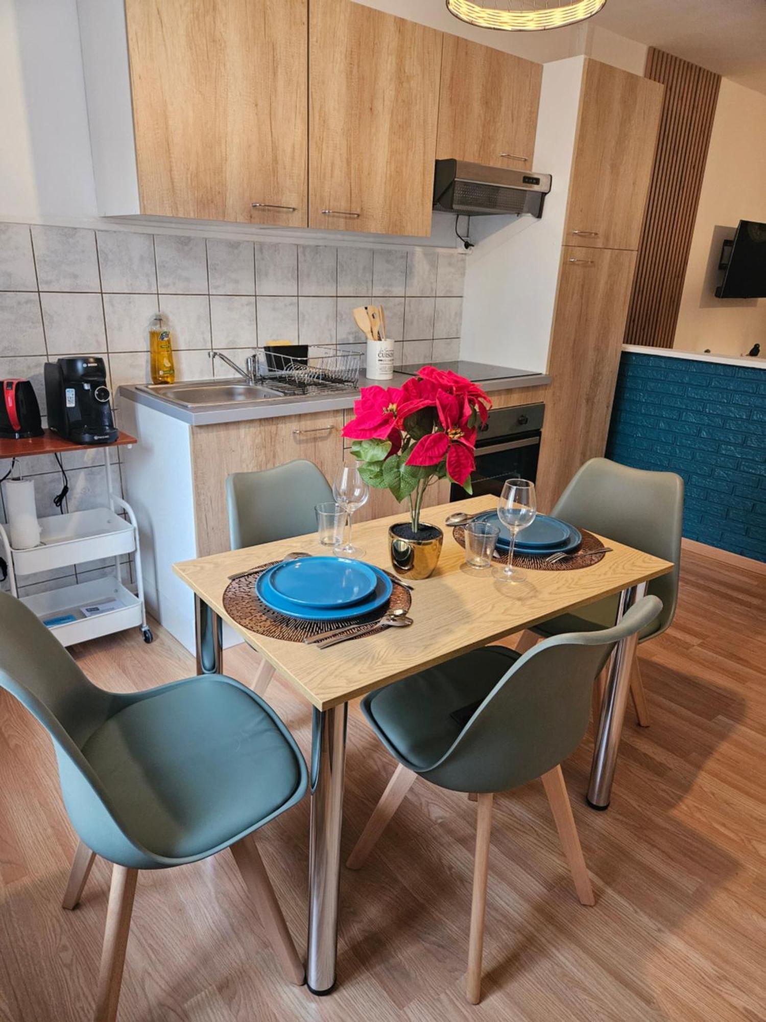 Charleville-Mézières Spacieux Et Charmant Appartement De 47 M2 מראה חיצוני תמונה