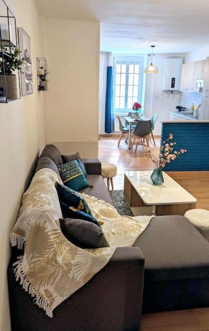 Charleville-Mézières Spacieux Et Charmant Appartement De 47 M2 מראה חיצוני תמונה